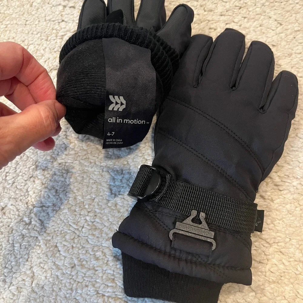 All in Motion Kids Black Winter Gloves